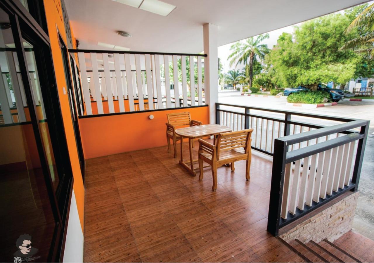 Staychill Resort Утрадит Екстериор снимка
