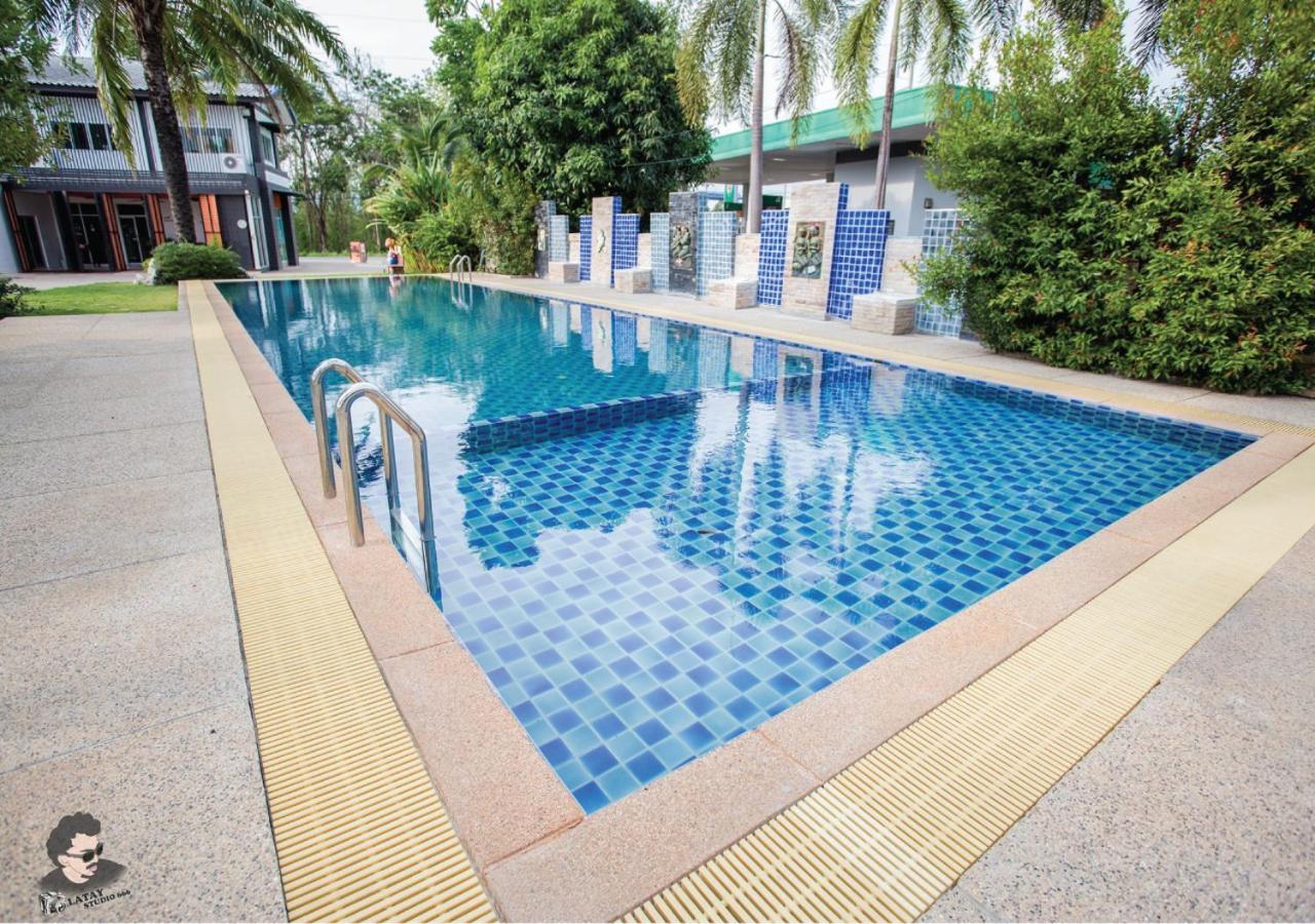 Staychill Resort Утрадит Екстериор снимка